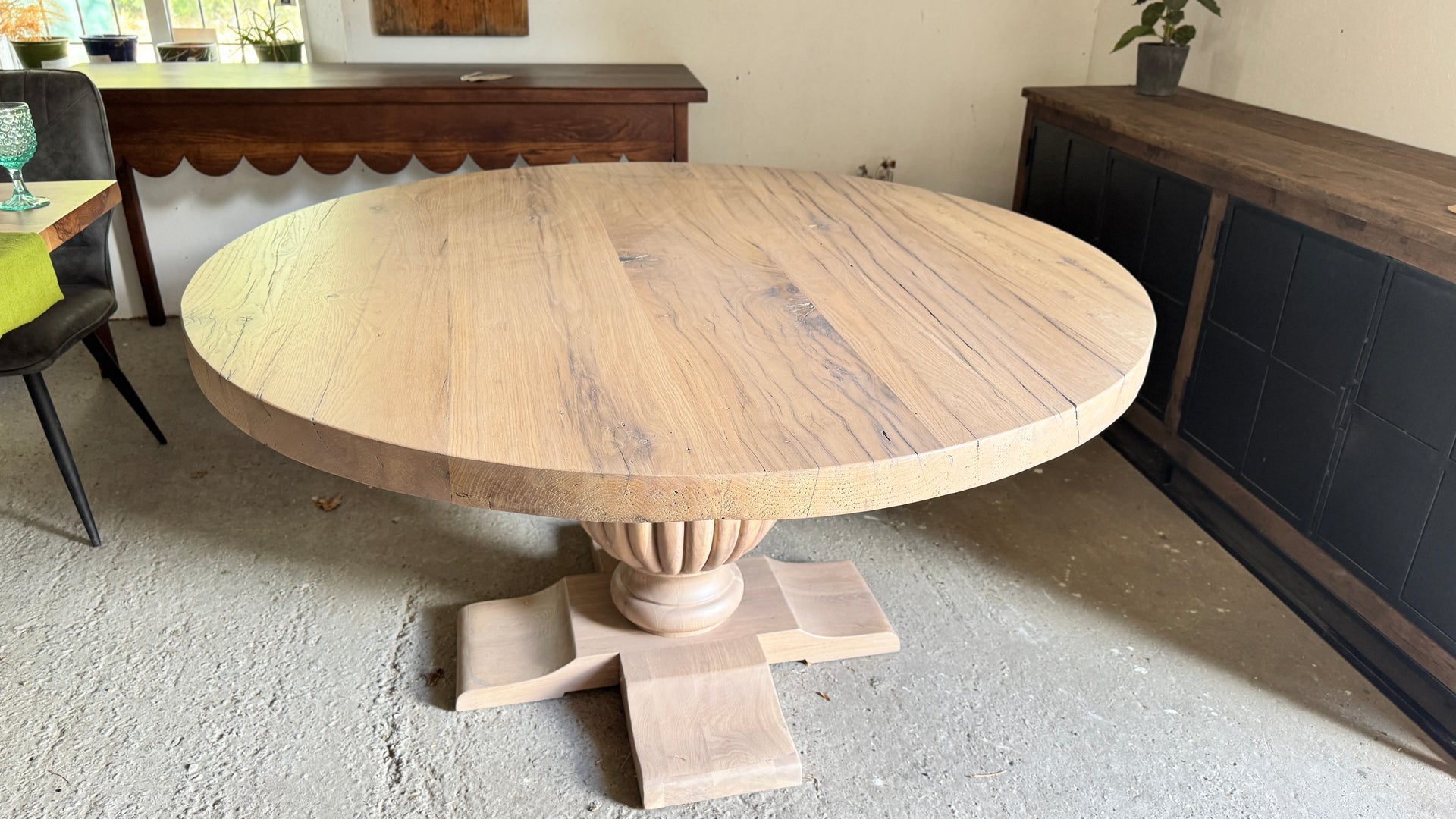 The Reclaimed Round Oak: 140 cm round