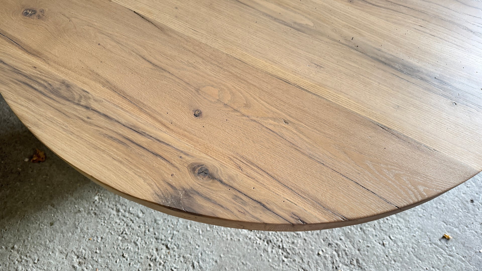 The Reclaimed Round Oak: 140 cm round
