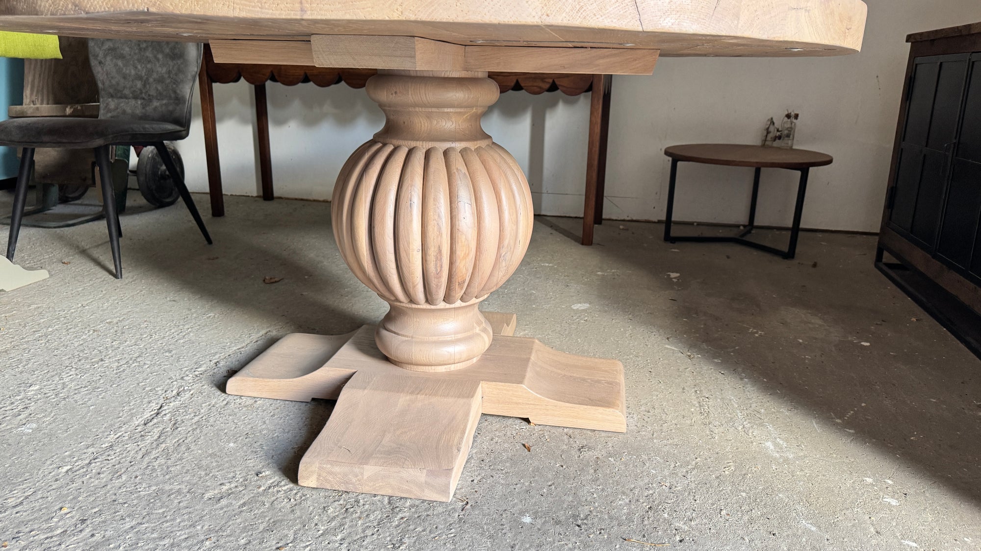 The Reclaimed Round Oak: 140 cm round