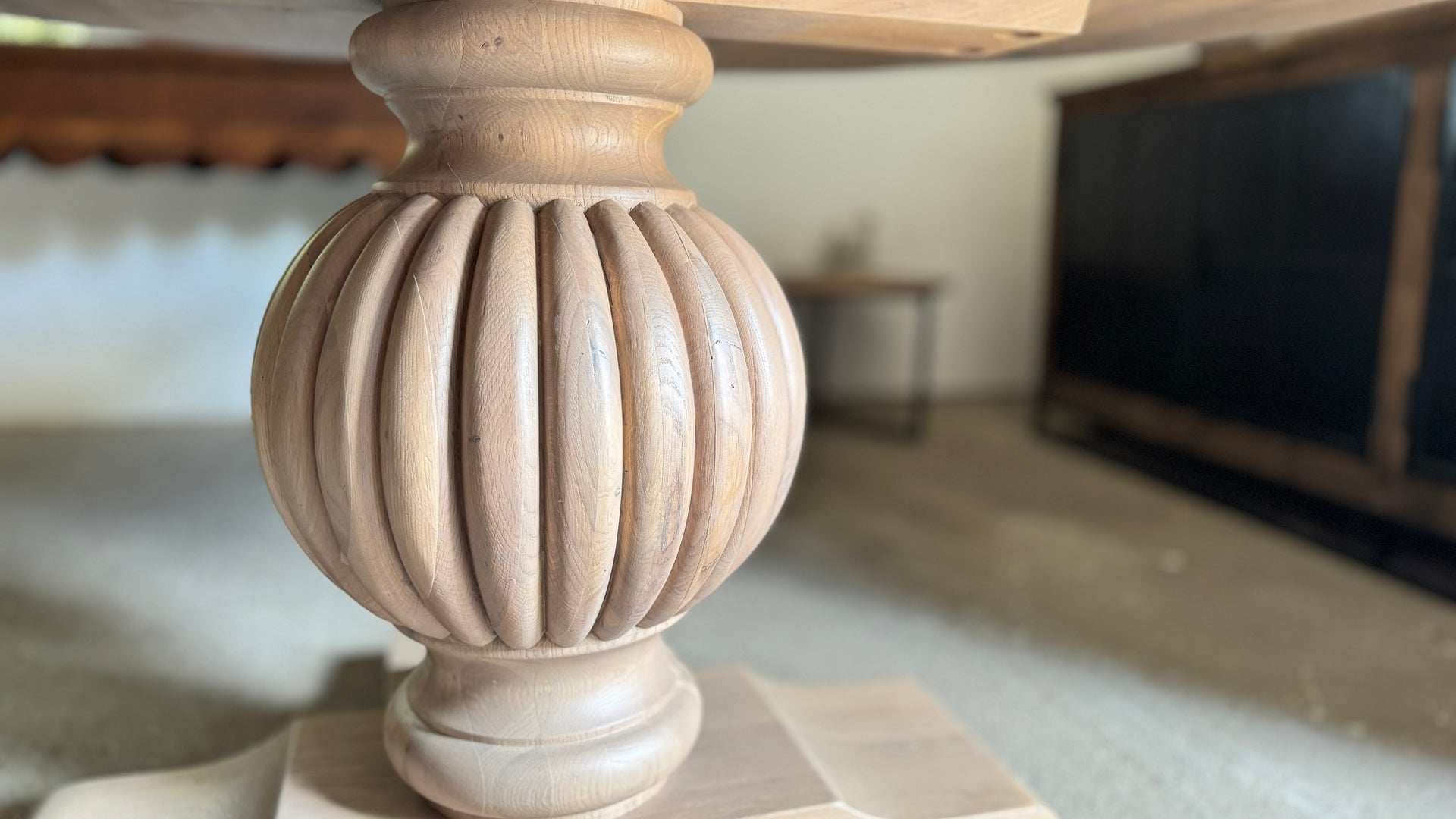 The Reclaimed Round Oak: 140 cm round