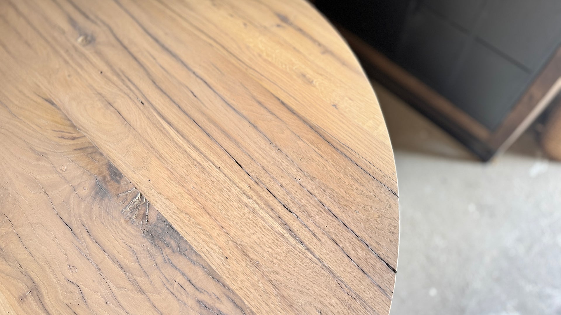 The Reclaimed Round Oak: 140 cm round
