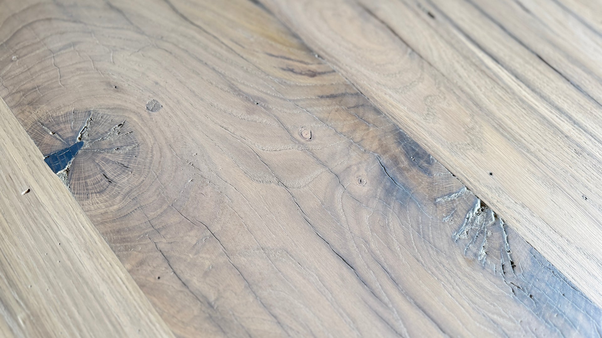 The Reclaimed Round Oak: 140 cm round