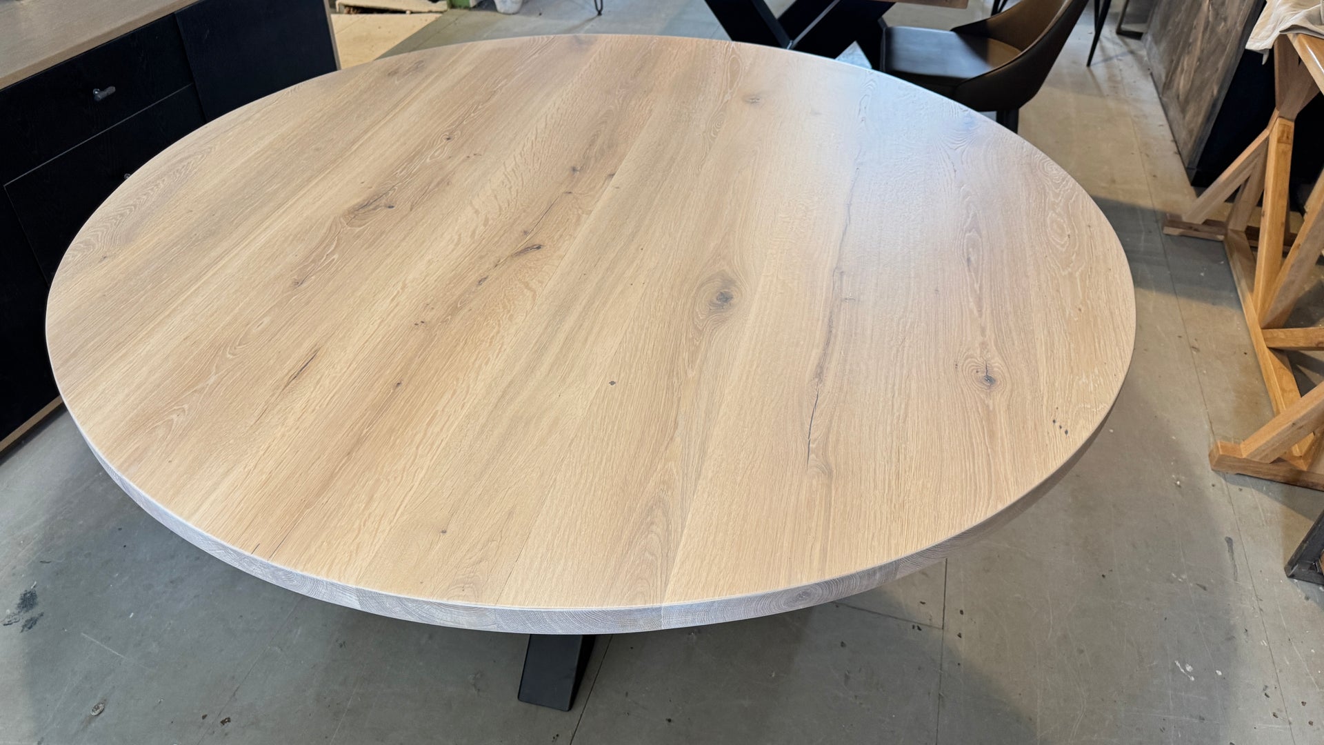 The Round Metal Spider: 160 cm