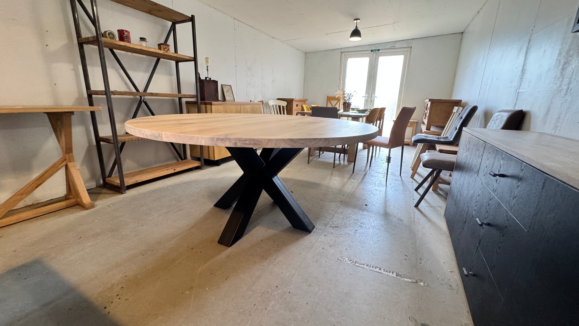 The Round Metal Spider: 160 cm