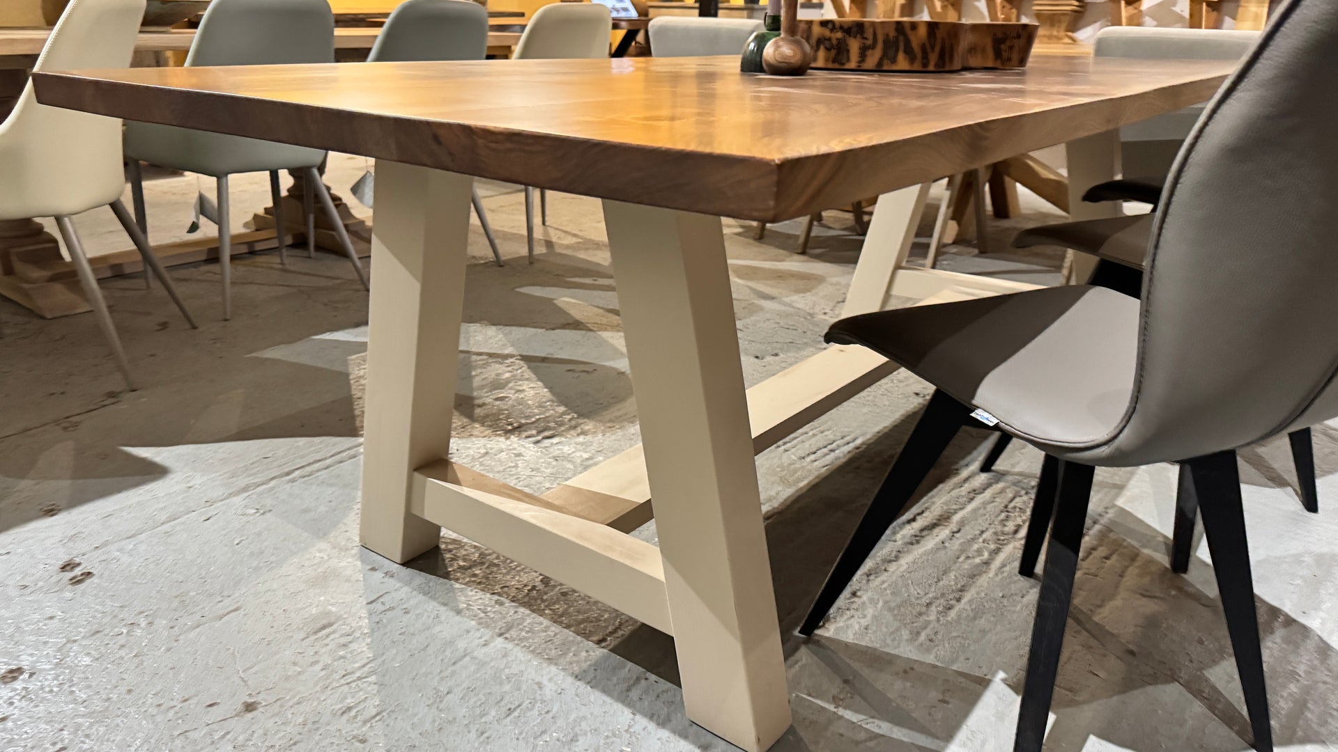 The Walnut Painted A- 240 x 110 cm