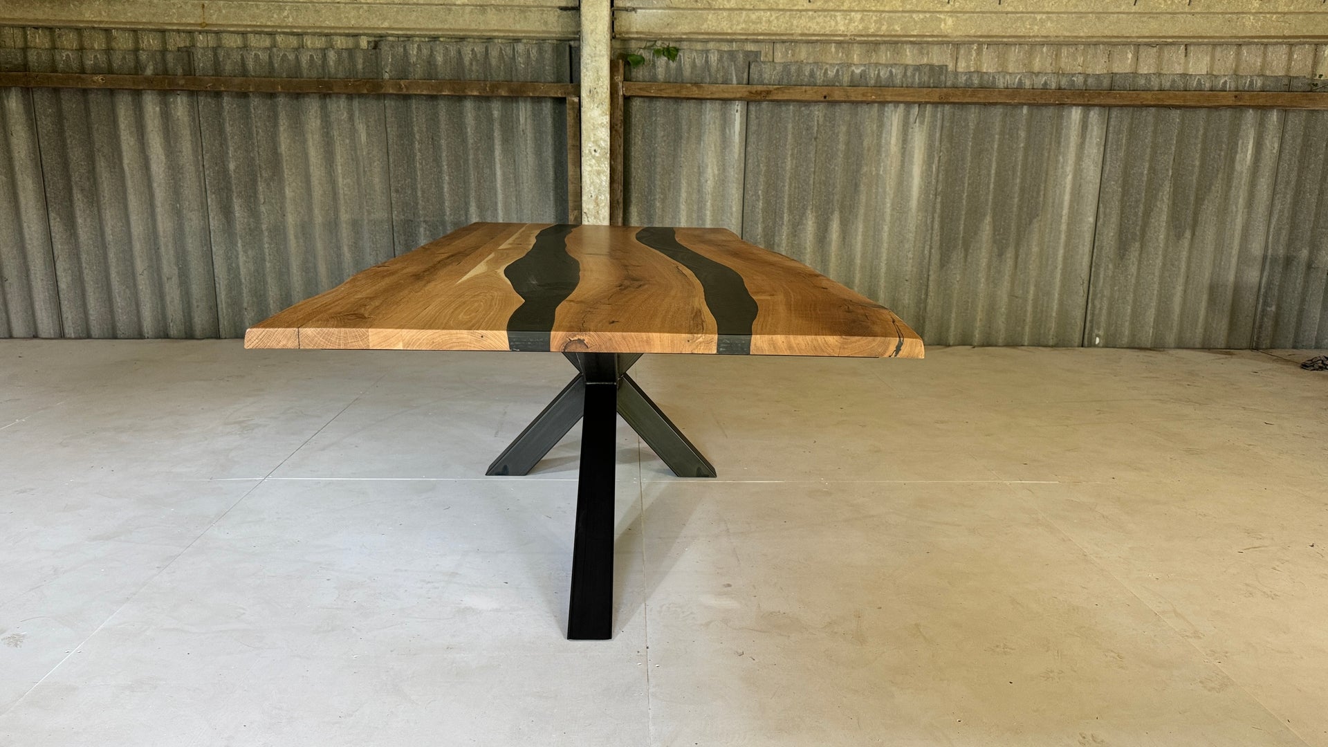 The Oak River Metal Spider 10 Seater Table