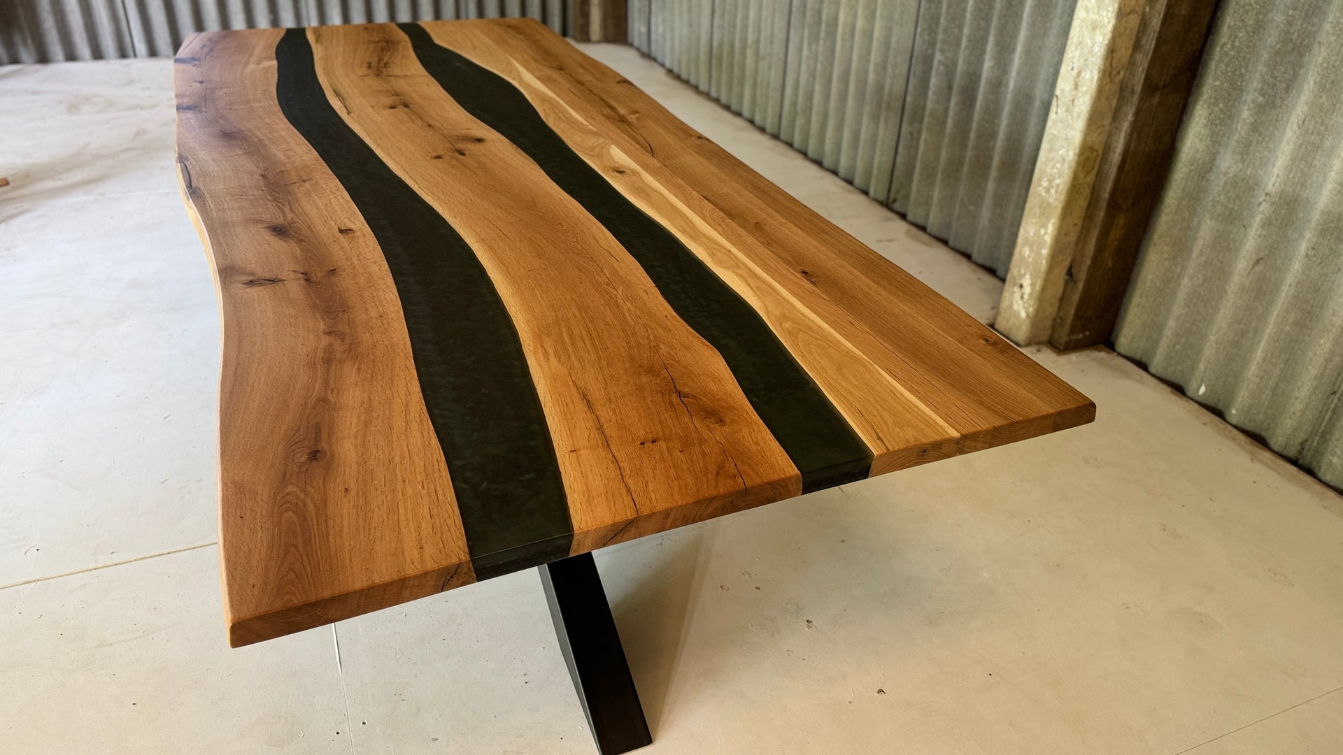 The Oak River Metal Spider 10 Seater Table