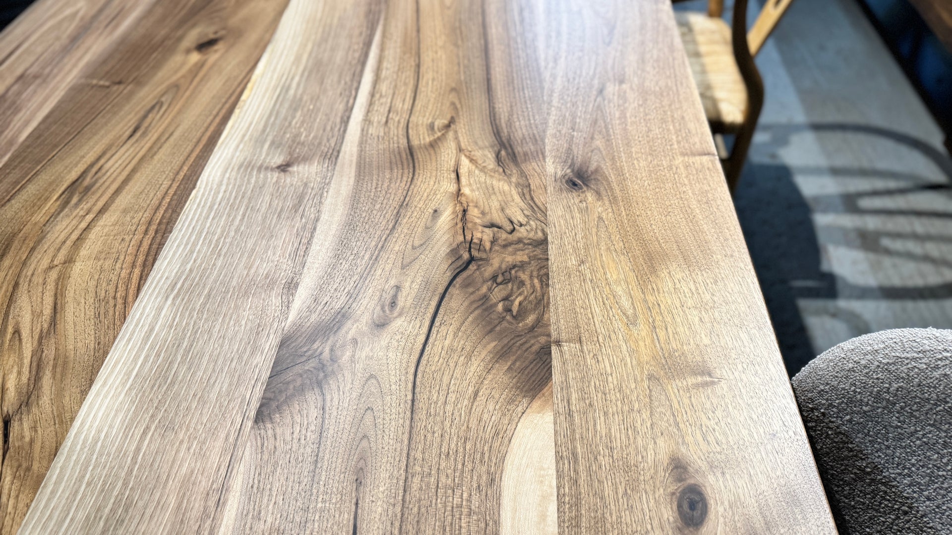 The Walnut Spider: 220 x 110 cm