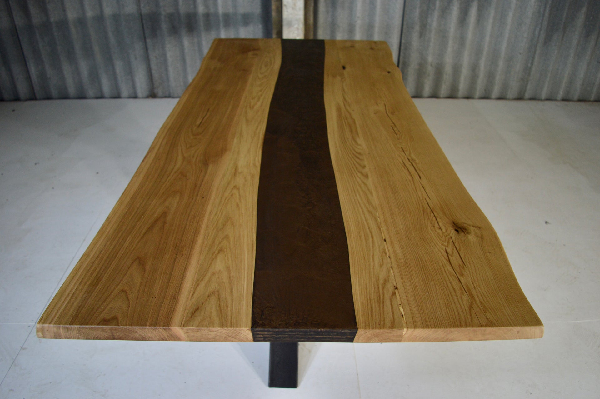 The Oak River Metal Spider- 8 Seater Table