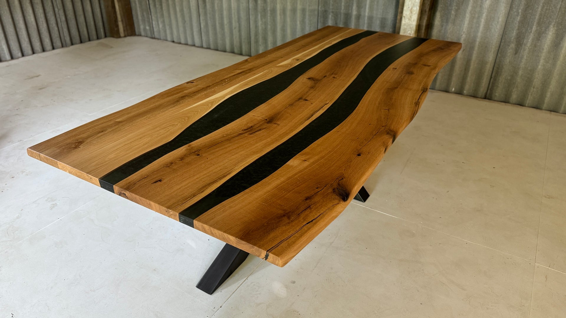 The Oak River Metal Spider 10 Seater Table