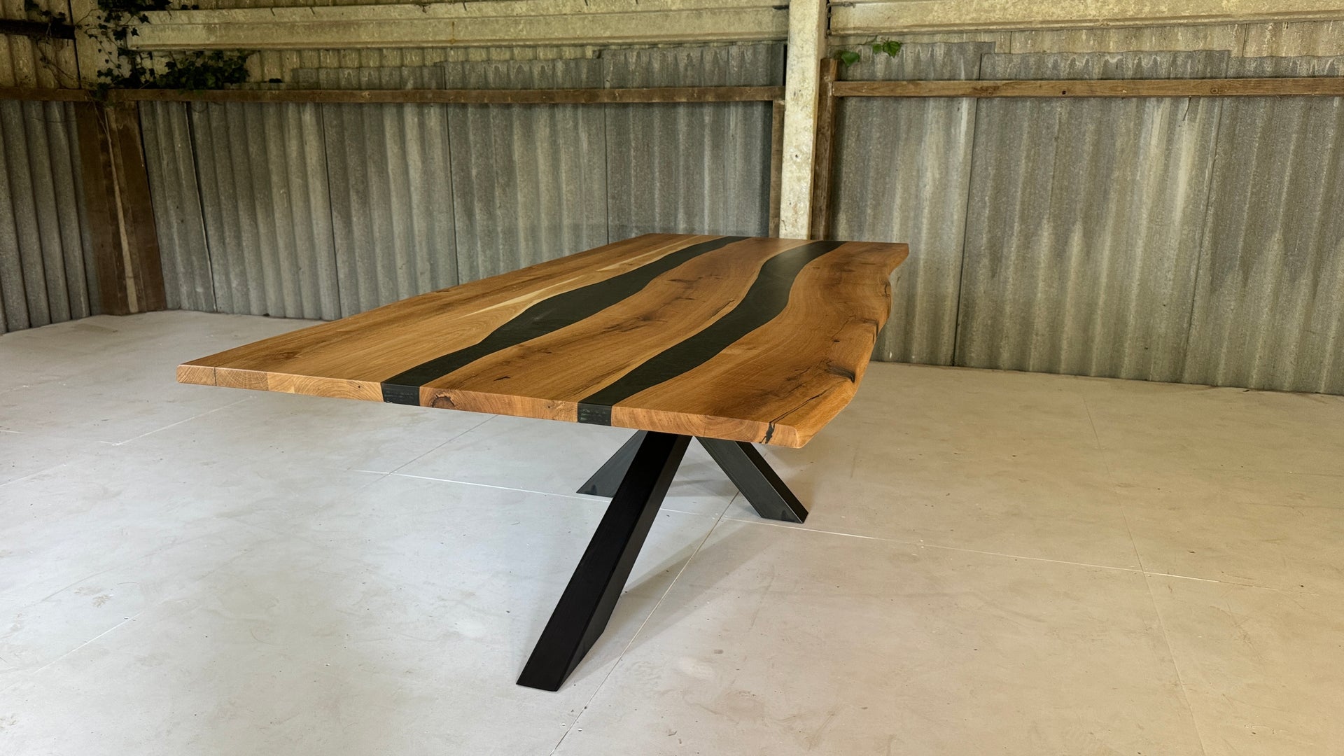 The Oak River Metal Spider 10 Seater Table
