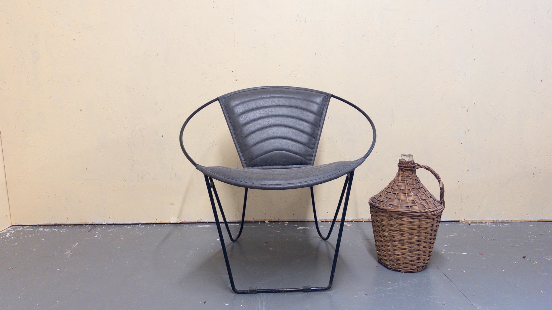 Round Iron Frame Chair