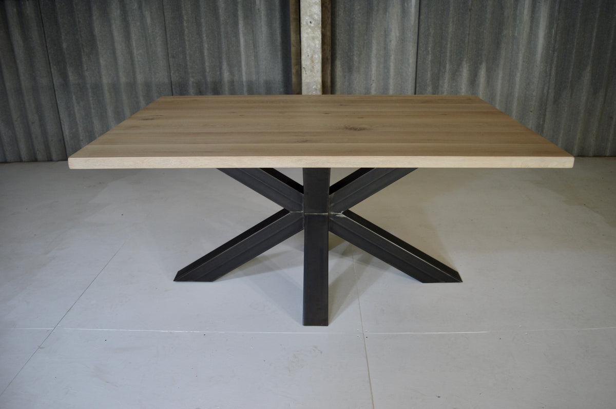 The Metal Spider- 160 x 104 cm