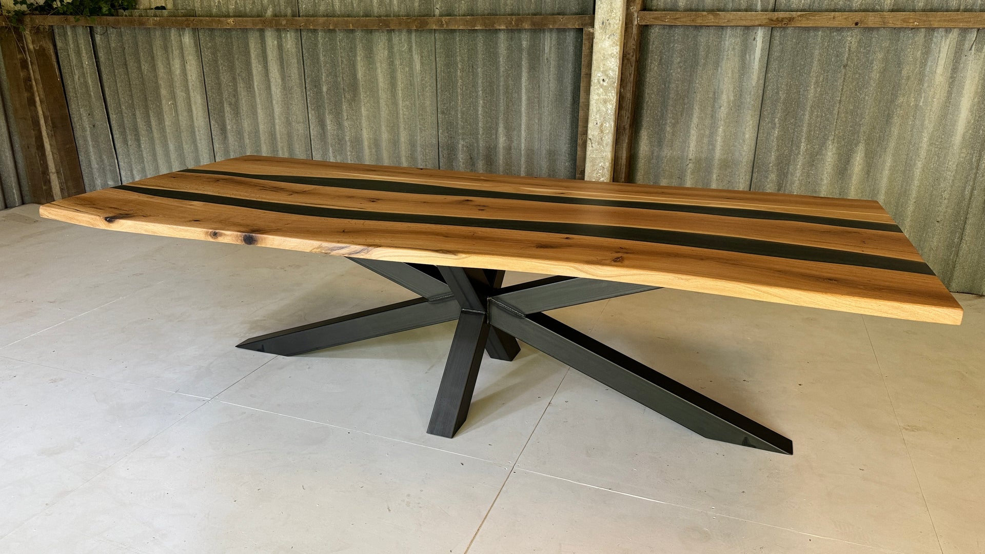 The Oak River Metal Spider 10 Seater Table