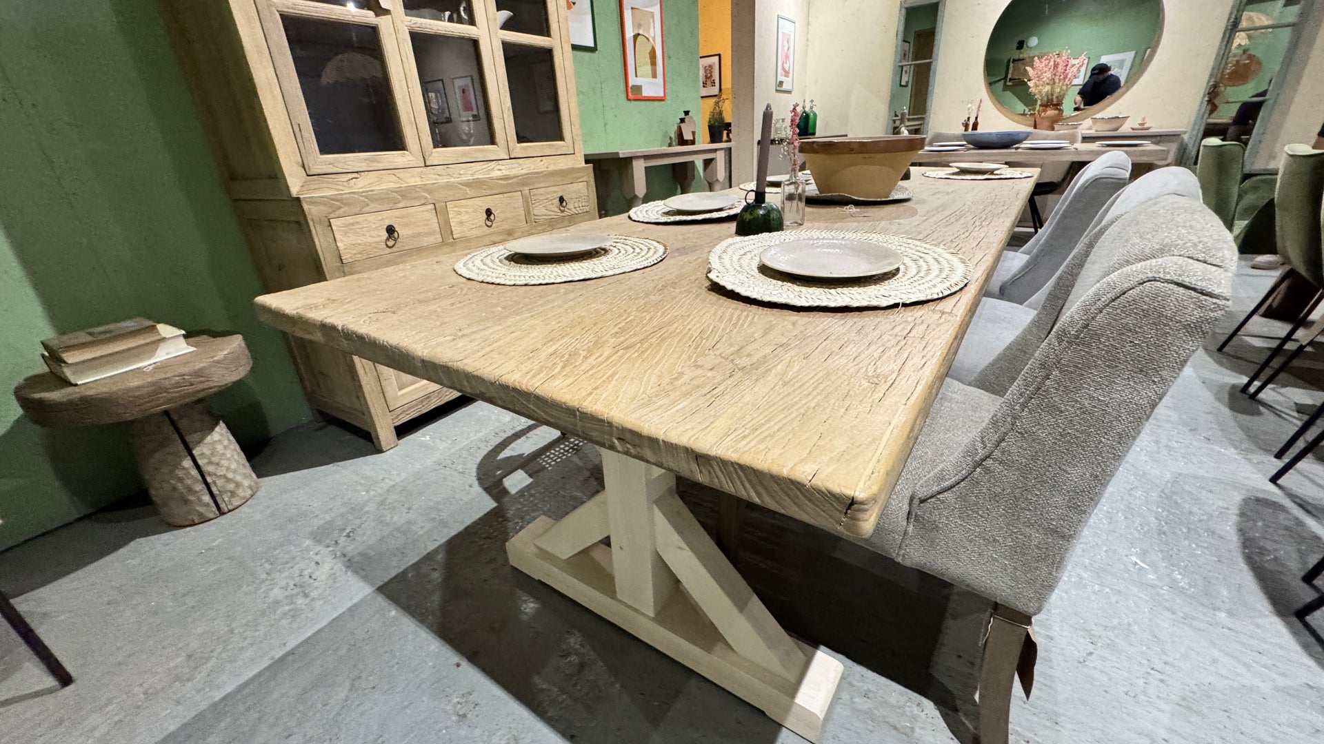 Reclaimed Elm Table: 10 seater