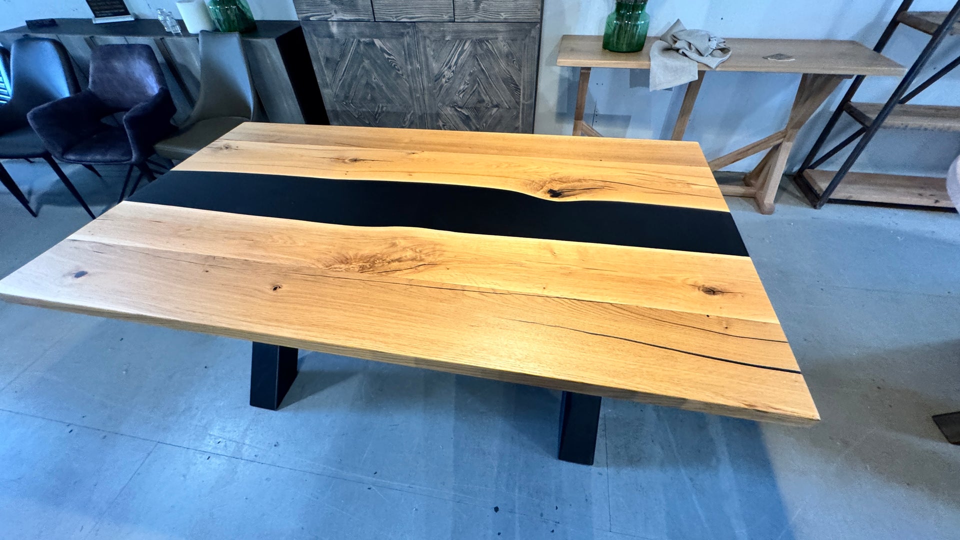 Oak Resin River: 6 Seater