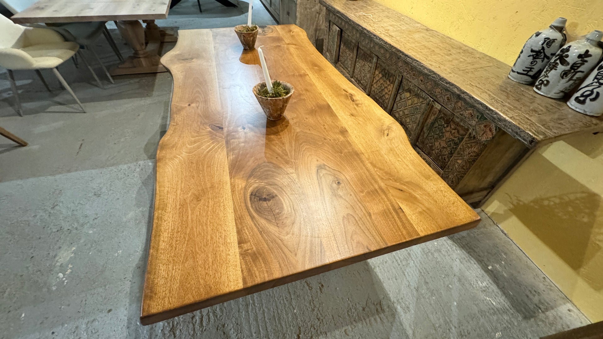 The Walnut Metal X: 6 Seater