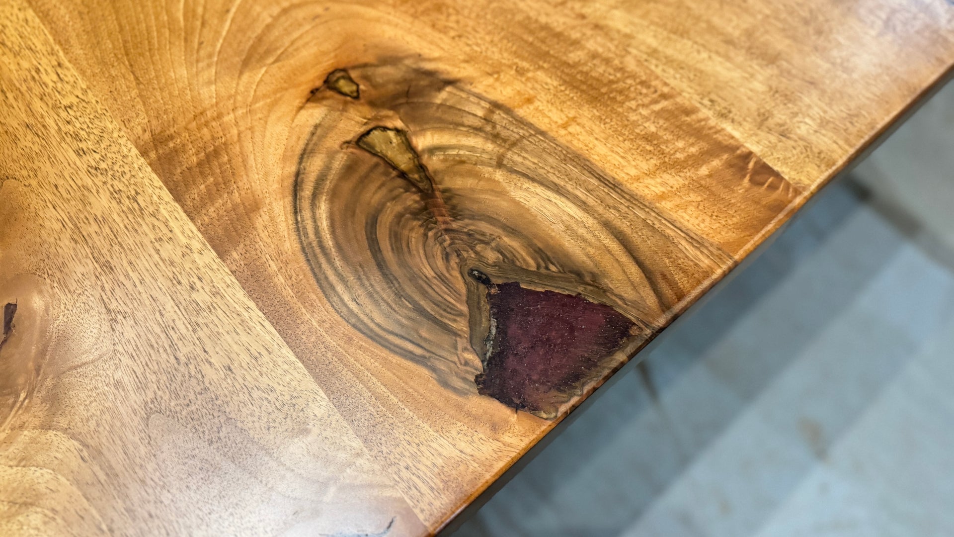 The Walnut Metal X: 6 Seater