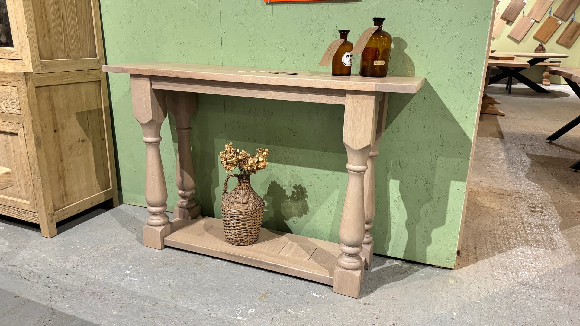 The Balustrade Console