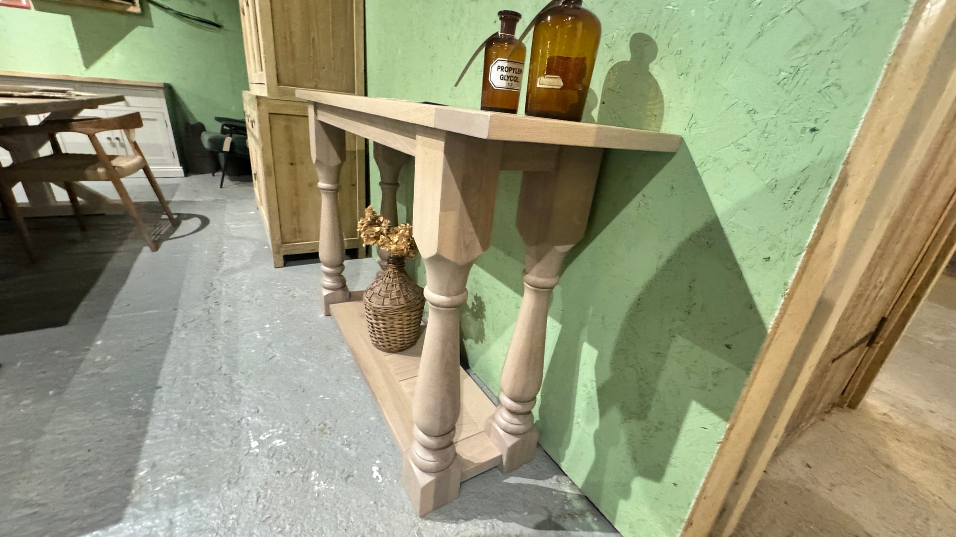 The Balustrade Console
