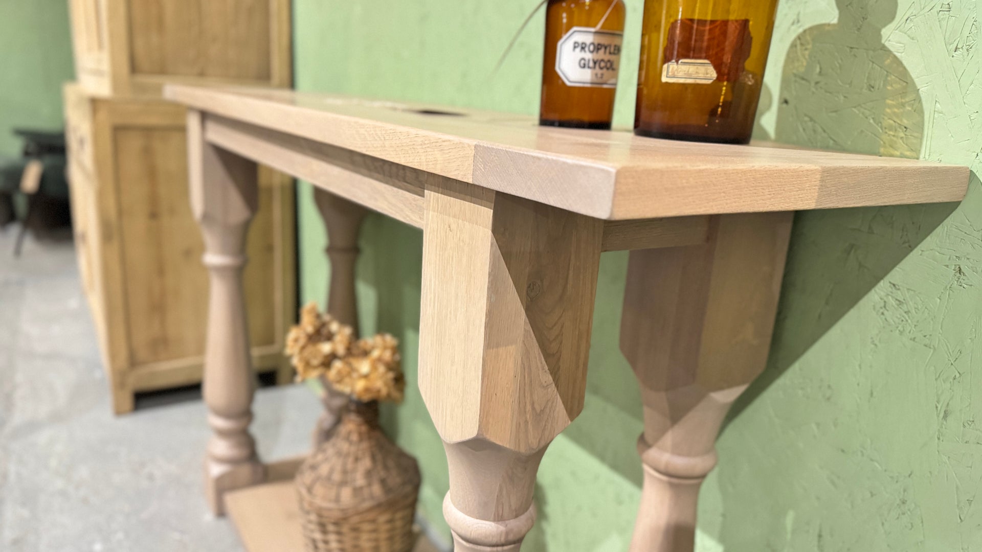 The Balustrade Console