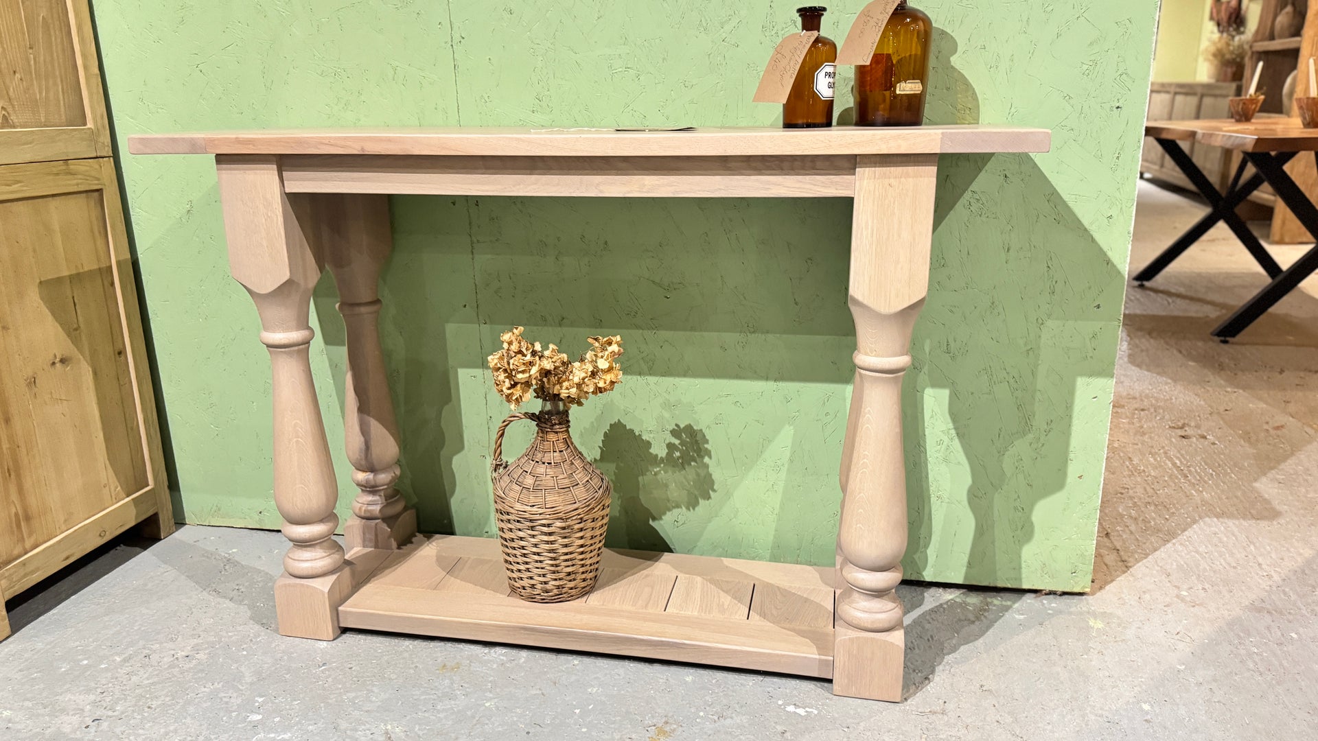 The Balustrade Console