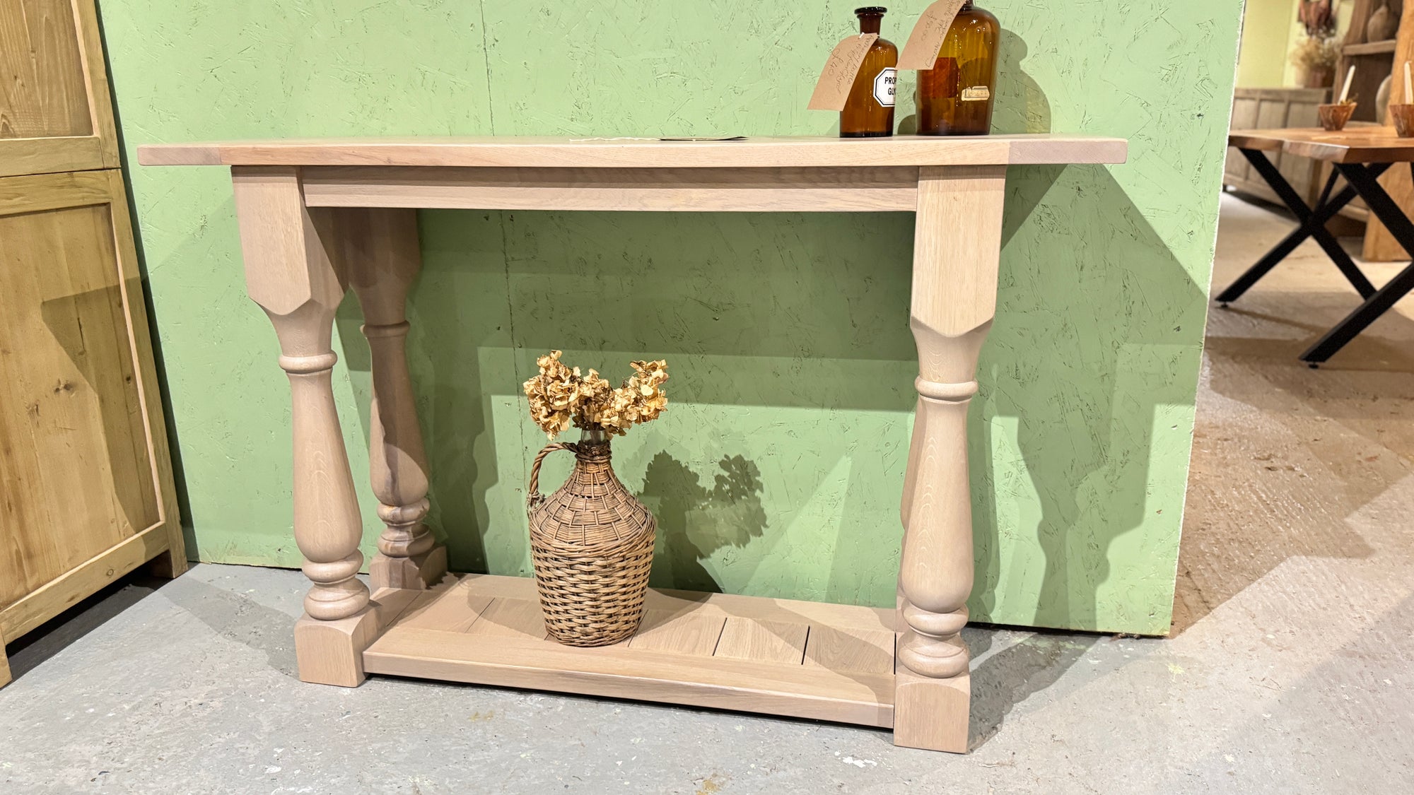 The Balustrade Console