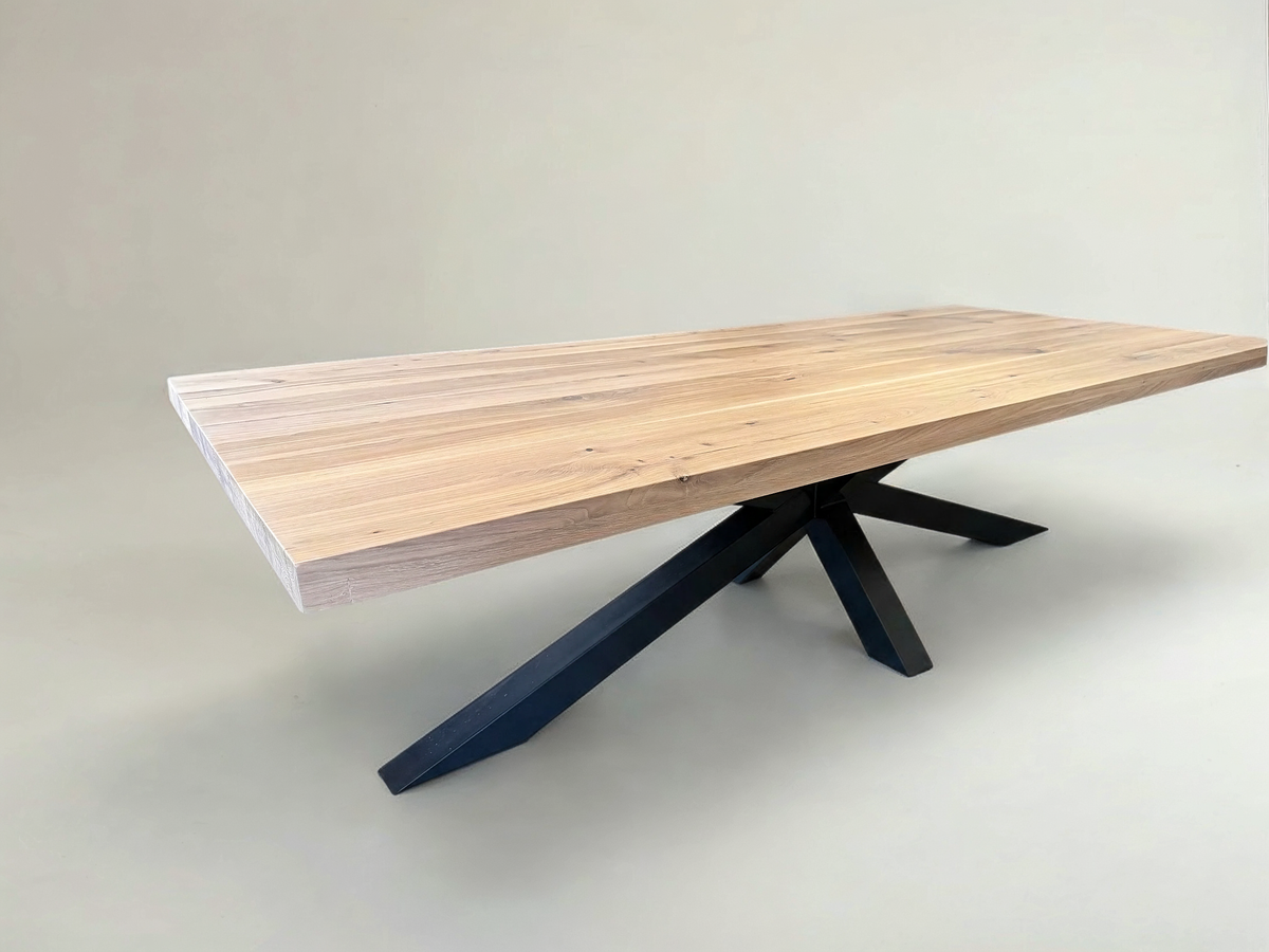 The Metal Spider: 280 x 120 cm