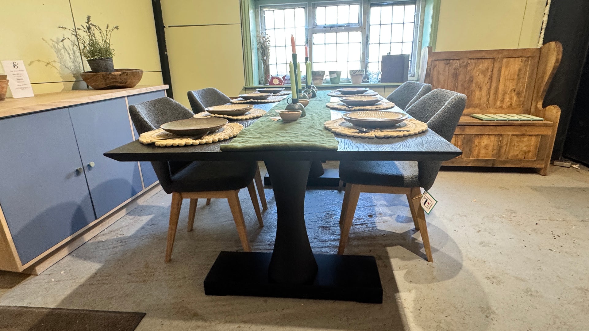 The Taper: Seats 8