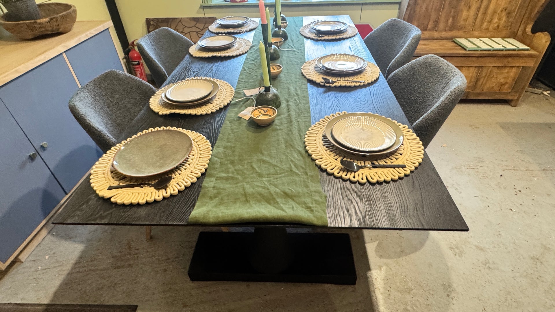 The Taper: Seats 8