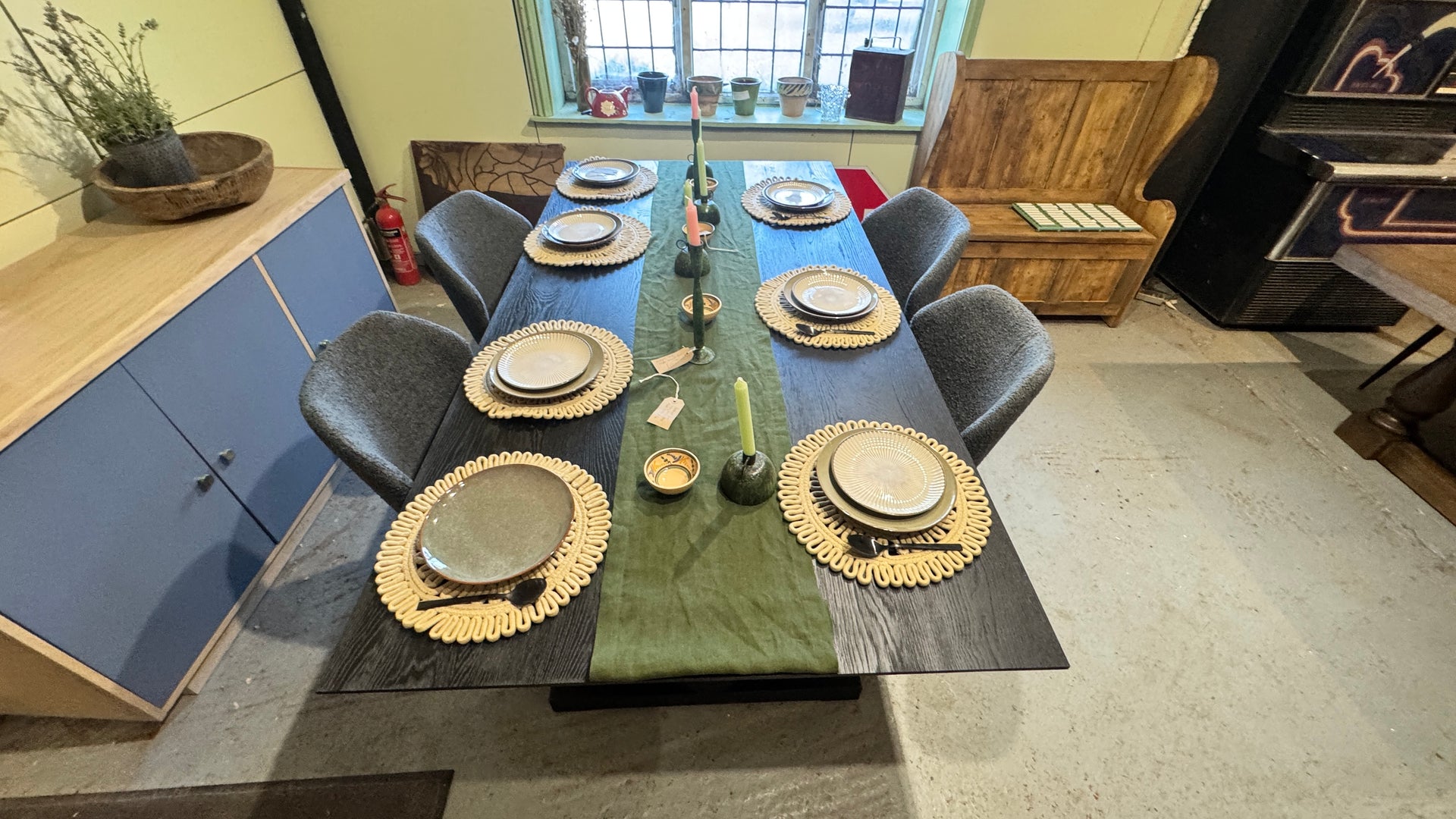 The Taper: Seats 8