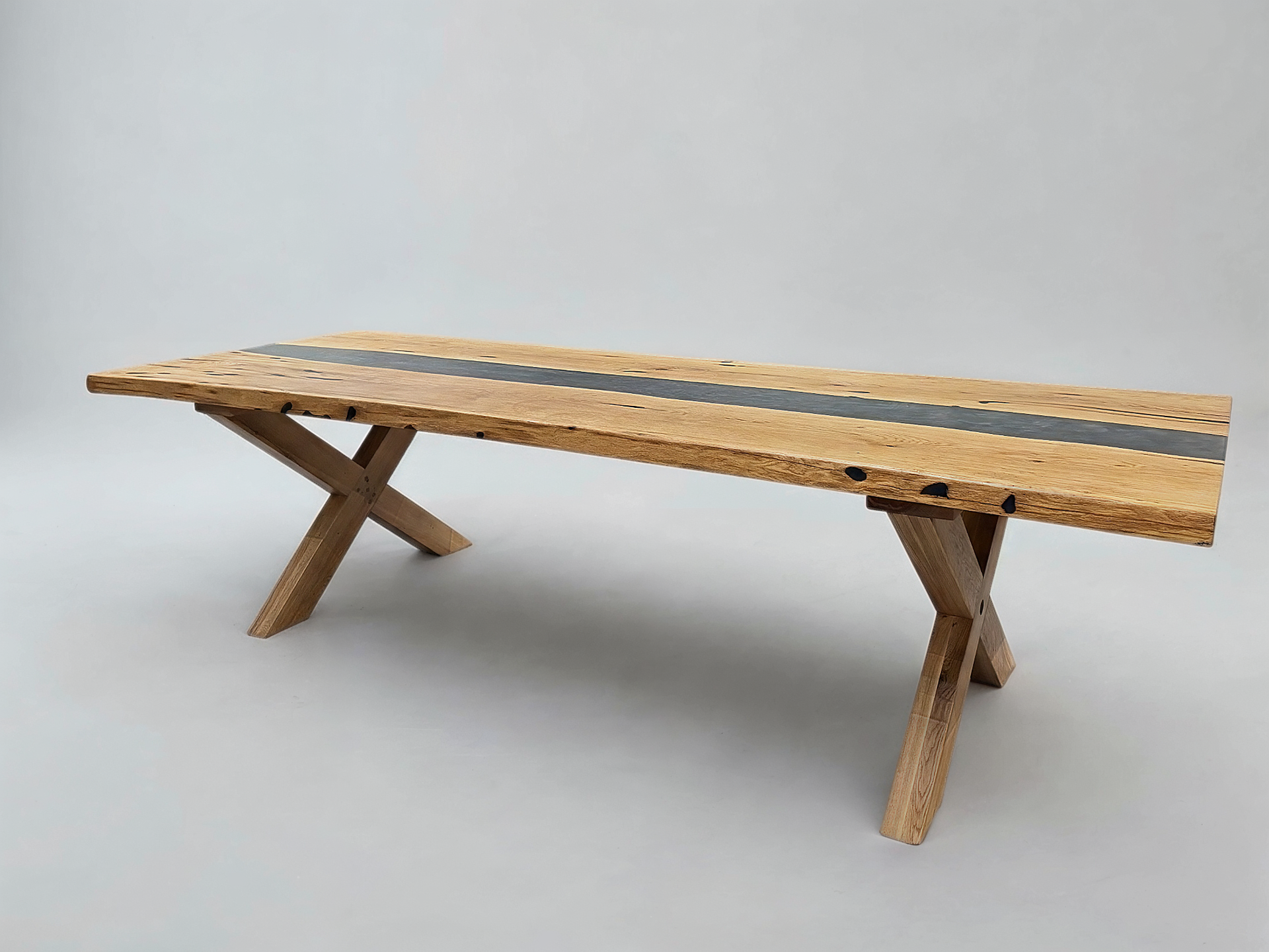 The Oak Resin: 300 x 100 cm