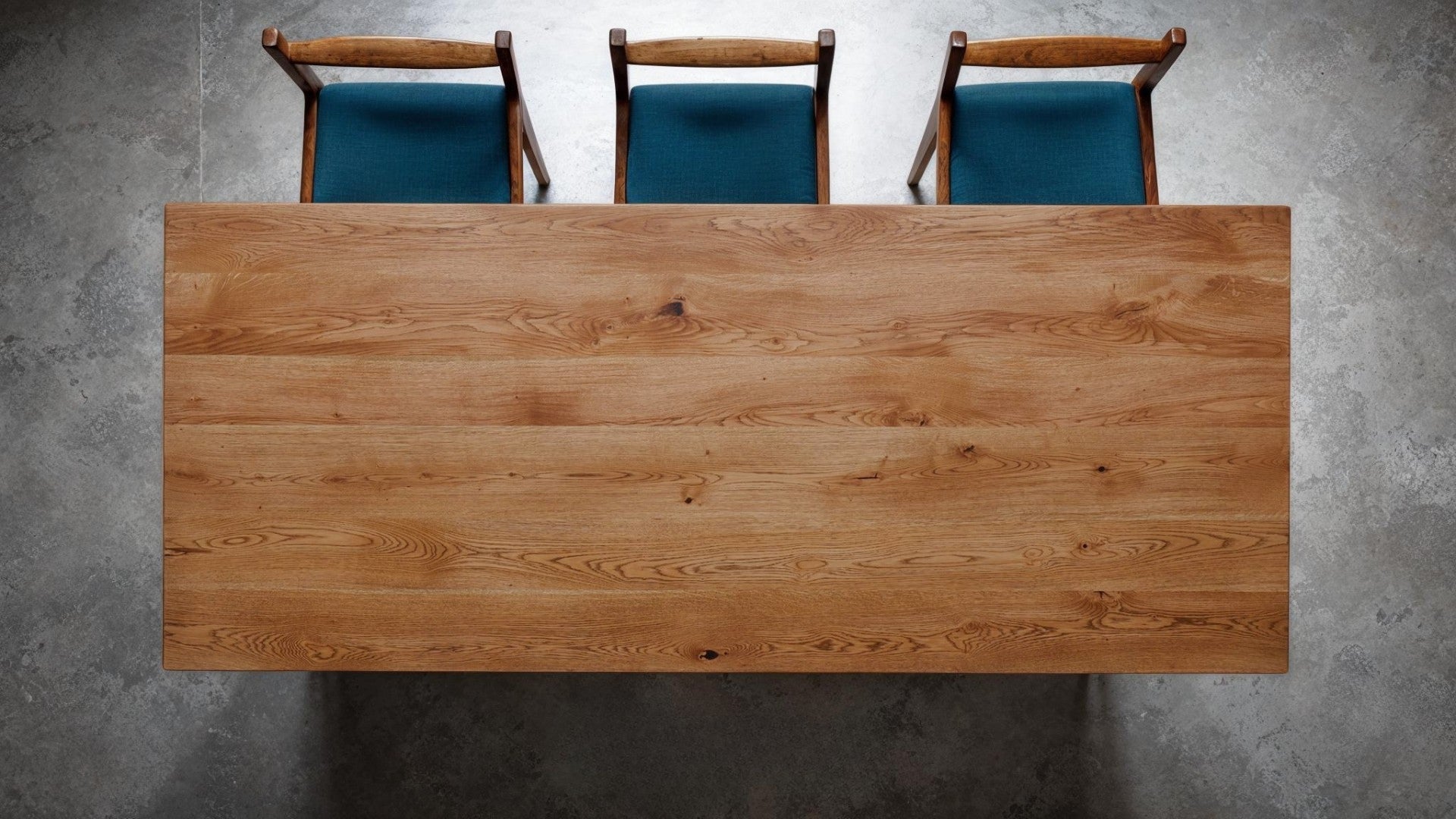 Desert Oak oak finish in room